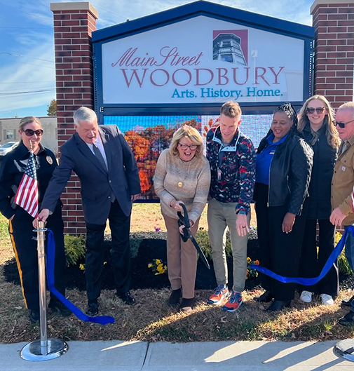 what-mainaeet-wwoodbury-does What Main Street Woodbury Does